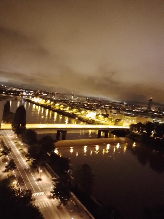 Standing Vue Panoramique Sur *