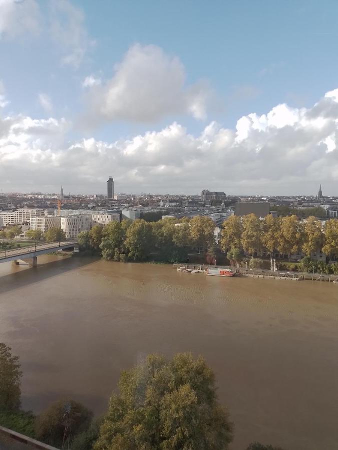 Standing Vue Panoramique Sur Nantes